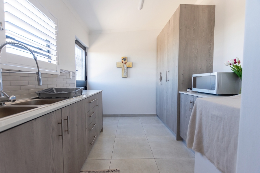 3 Bedroom Property for Sale in Britannia Bay Western Cape